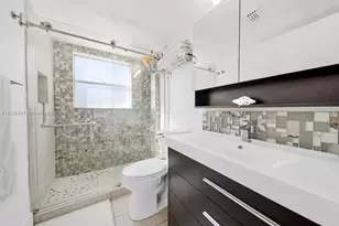 1881 Washington Ave, Miami Beach, FL 33139 - Photo 11