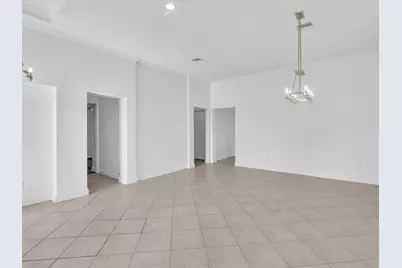 2680 NW 84th Way, Pembroke Pines, FL 33024 - Photo 9