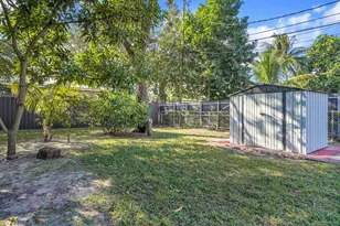 1646 NE 150th St, Miami, FL 33181 - Photo 23