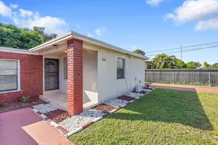 1646 NE 150th St, Miami, FL 33181 - Photo 1
