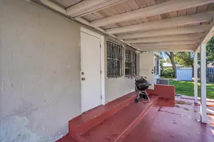1646 NE 150th St, Miami, FL 33181 - Photo 5