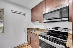 1646 NE 150th St, Miami, FL 33181 - Photo 11