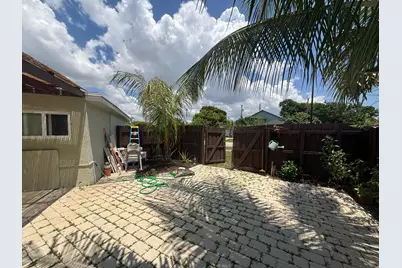 2480 NE 13th Terrace, Pompano Beach, FL 33064 - Photo 25