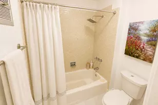 5570 Tamberlane Cir, Palm Beach Gardens, FL 33418 - Photo 9