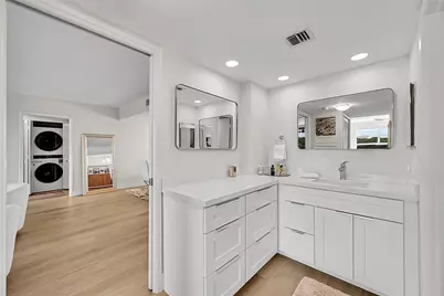 555 Oaks Lane #311, Pompano Beach, FL 33069 - Photo 5