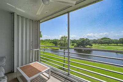 555 Oaks Lane #311, Pompano Beach, FL 33069 - Photo 11