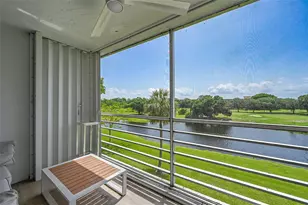 555 Oaks Ln, Pompano Beach, FL 33069 - Photo 11