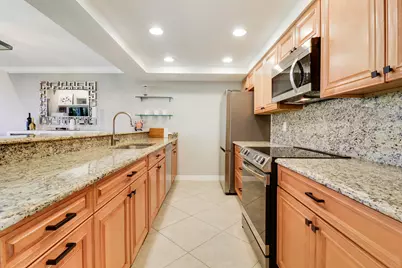204 Old Meadow Way, Palm Beach Gardens, FL 33418 - Photo 13