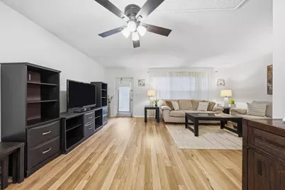 108 Greenbrier C, West Palm Beach, FL 33417 - Photo 5