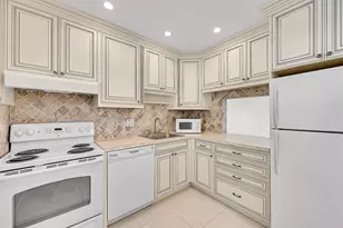23 Abbey Ln, Delray Beach, FL 33446 - Photo 3
