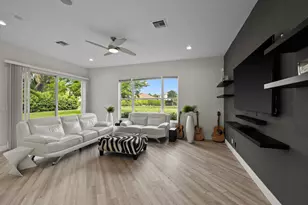 1215 Creekside Dr, Wellington, FL 33414 - Photo 15