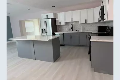 450 SW Eyerly Avenue, Port Saint Lucie, FL 34983 - Photo 9
