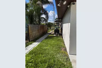 450 SW Eyerly Avenue, Port Saint Lucie, FL 34983 - Photo 31