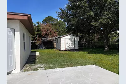450 SW Eyerly Avenue, Port Saint Lucie, FL 34983 - Photo 29