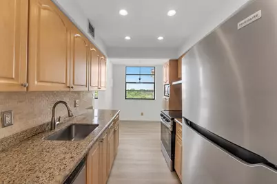 6190 Woodlands Boulevard #513, Tamarac, FL 33319 - Photo 5