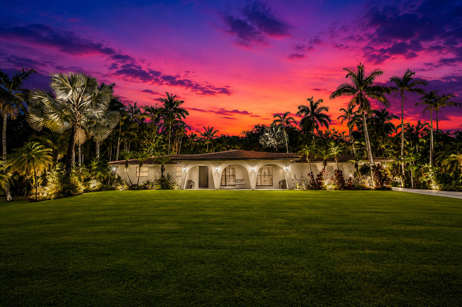 4201 SW 102nd Ave - 4201 SW 102nd Ave, Davie, FL 33328 Luxury Property | Jose Angel Pina