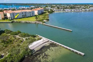 4 Harbour Isle Dr E, Fort Pierce, FL 34949 - Photo 1