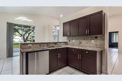 8754 NW 75th Place, Tamarac, FL 33321 - Photo 27