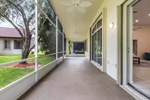 8754 NW 75th Pl, Tamarac, FL 33321 - Photo 7