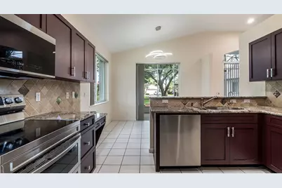 8754 NW 75th Place, Tamarac, FL 33321 - Photo 23
