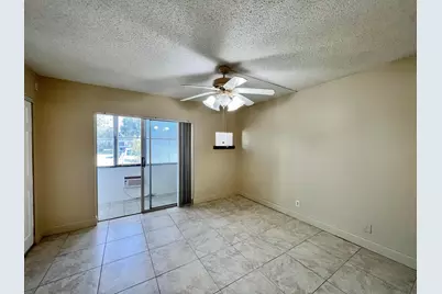 94 Windsor E, West Palm Beach, FL 33417 - Photo 5