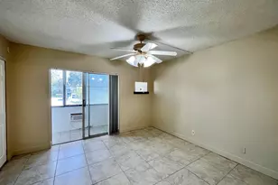 94 Windsor E, West Palm Beach, FL 33417 - Photo 5