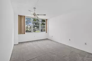 1100 St Charles Pl, Pembroke Pines, FL 33026 - Photo 13