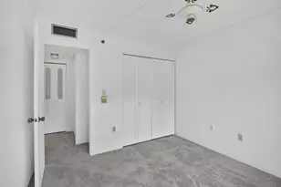 1100 St Charles Pl, Pembroke Pines, FL 33026 - Photo 19