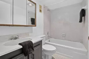 1100 St Charles Pl, Pembroke Pines, FL 33026 - Photo 5