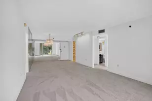 1100 St Charles Pl, Pembroke Pines, FL 33026 - Photo 11