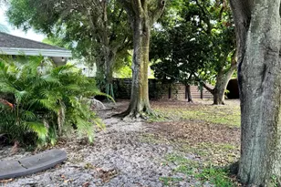 749 SW McCracken Ave, Port Saint Lucie, FL 34953 - Photo 19