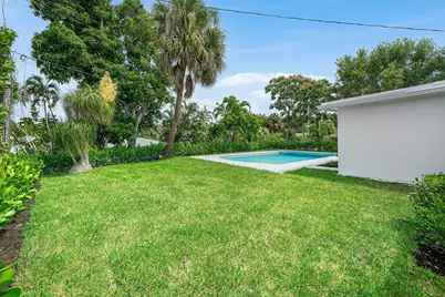 707 Sunset Drive, Lake Worth Beach, FL 33461 - Photo 17