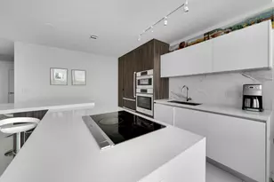 851 NE 1st Ave, Miami, FL 33132 - Photo 15