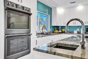 201 SE 11th St, Pompano Beach, FL 33060 - Photo 9