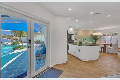 201 SE 11th Street, Pompano Beach, FL 33060 - Photo 17
