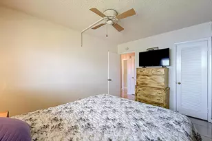 1050 SW 11th St, Hallandale Beach, FL 33009 - Photo 15