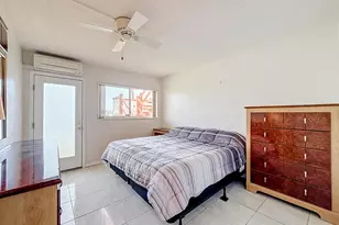 1050 SW 11th St, Hallandale Beach, FL 33009 - Photo 13