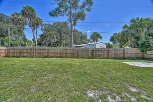 5204 Deanna Ln, Fort Pierce, FL 34946 - Photo 9