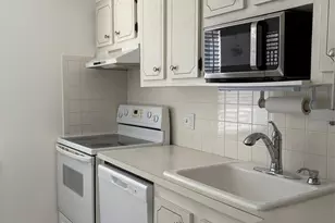 1055 Country Club Dr, Margate, FL 33063 - Photo 5