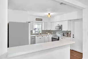 784 NE 81st St, Miami, FL 33138 - Photo 11