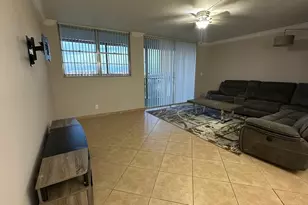 3300 W Rolling Hills Cir, Davie, FL 33328 - Photo 3