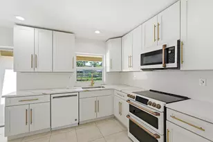 1430 NW 73rd Ave NW, Plantation, FL 33313 - Photo 15