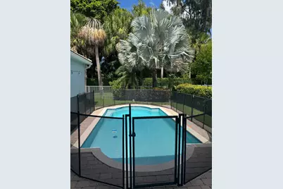 127 Palm Beach Plantation Boulevard, West Palm Beach, FL 33411 - Photo 9