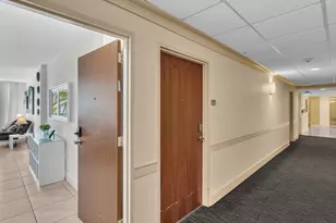3901 S Ocean Dr, Hollywood, FL 33019 - Photo 3