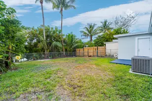 1523 SW 68th Way, North Lauderdale, FL 33068 - Photo 19