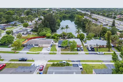 1523 SW 68th Way, North Lauderdale, FL 33068 - Photo 31
