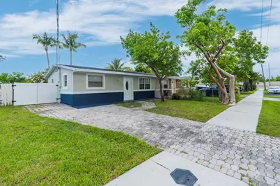 1523 SW 68th Way, North Lauderdale, FL 33068 - Photo 23