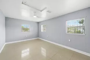 740 E Evanston Circle E, Fort Lauderdale, FL 33312 - Photo 33
