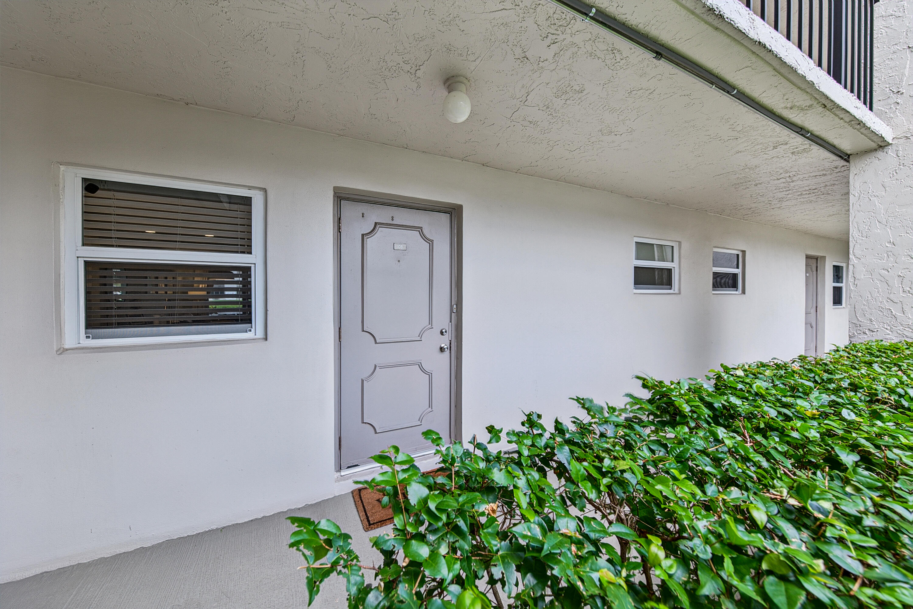 9420 Poinciana Pl #108 - 9420 Poinciana Pl #108, Davie, FL 33324 Luxury Property | Jose Angel Pina