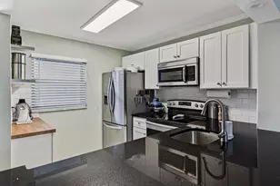 9420 Poinciana Pl, Davie, FL 33324 - Photo 11